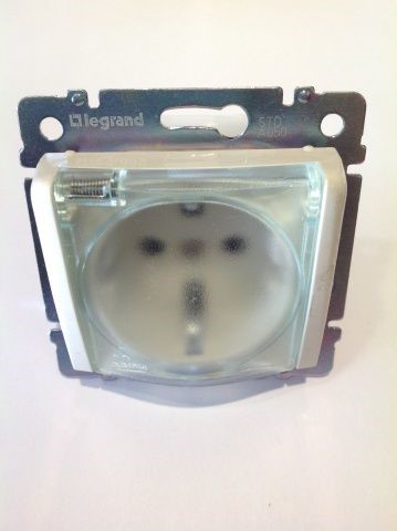 Механизм розетки СП LEGRAND Valena 1-м 16А IP44 с/з, защ.шторки, с крышкой, слоновая кость